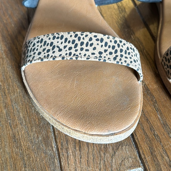 Universal Thread Torri Sandals - Picture 3 of 8